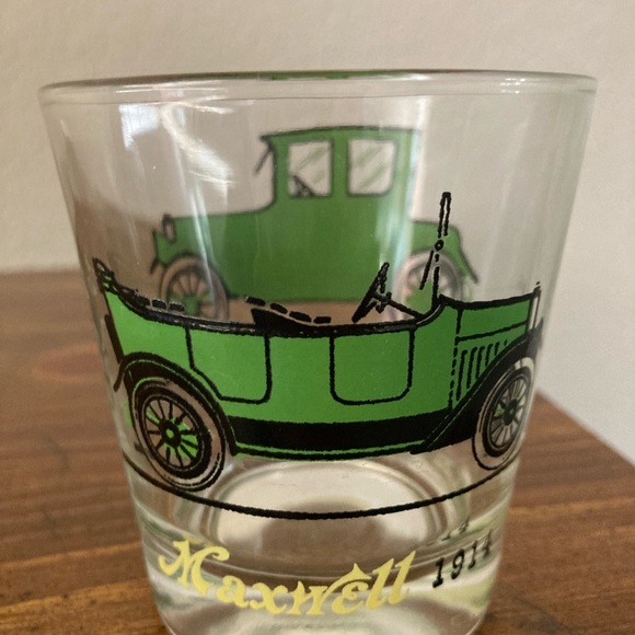 Classic Cars Drinking Glass Set - Picture 3 of 9